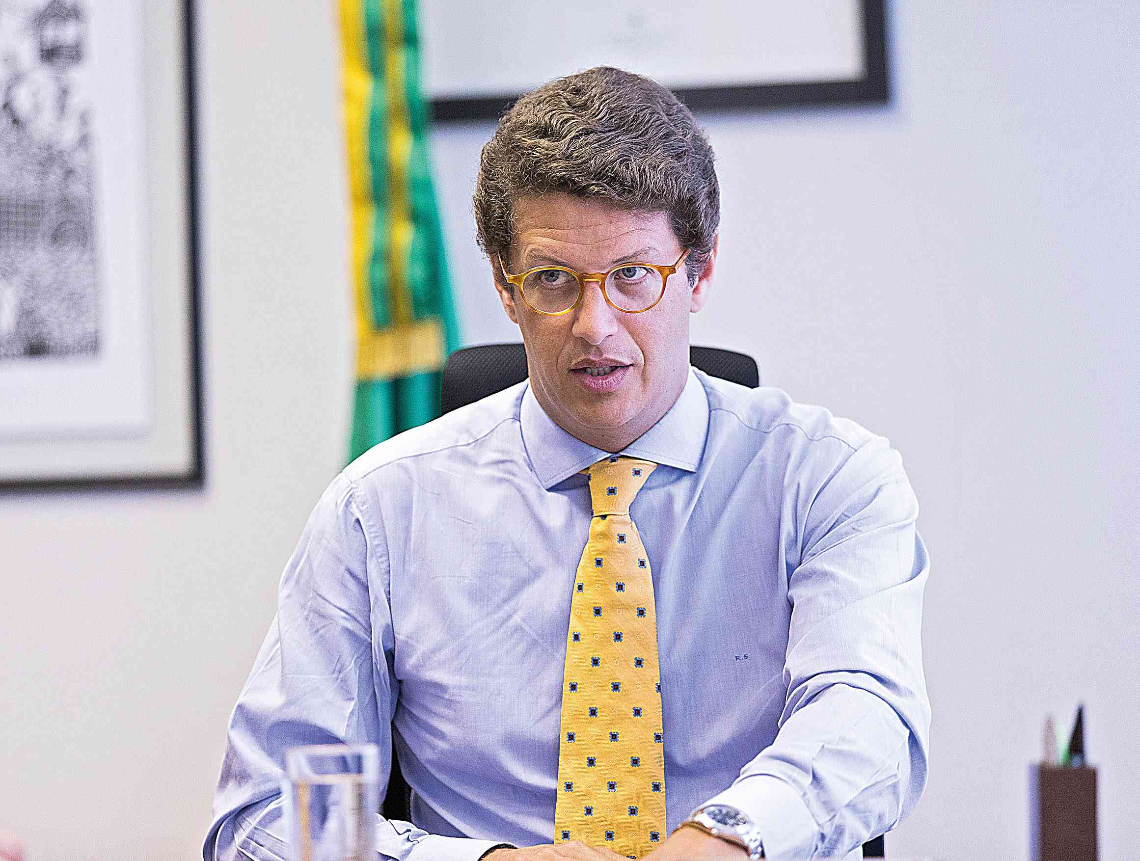 Brasil vai permanecer no Acordo de Paris, diz Salles