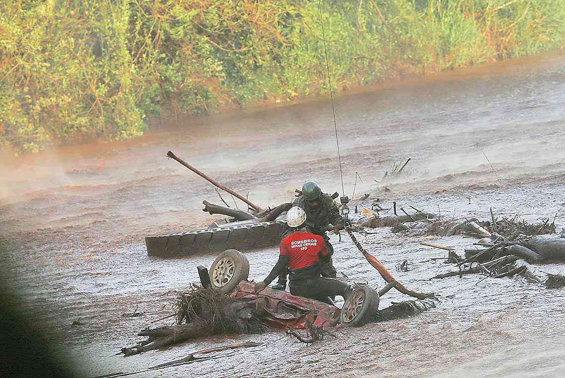 Primeiros 20 km próximos à barragem rompida estariam afetados - Crédito: Adriano Machado/Reuters