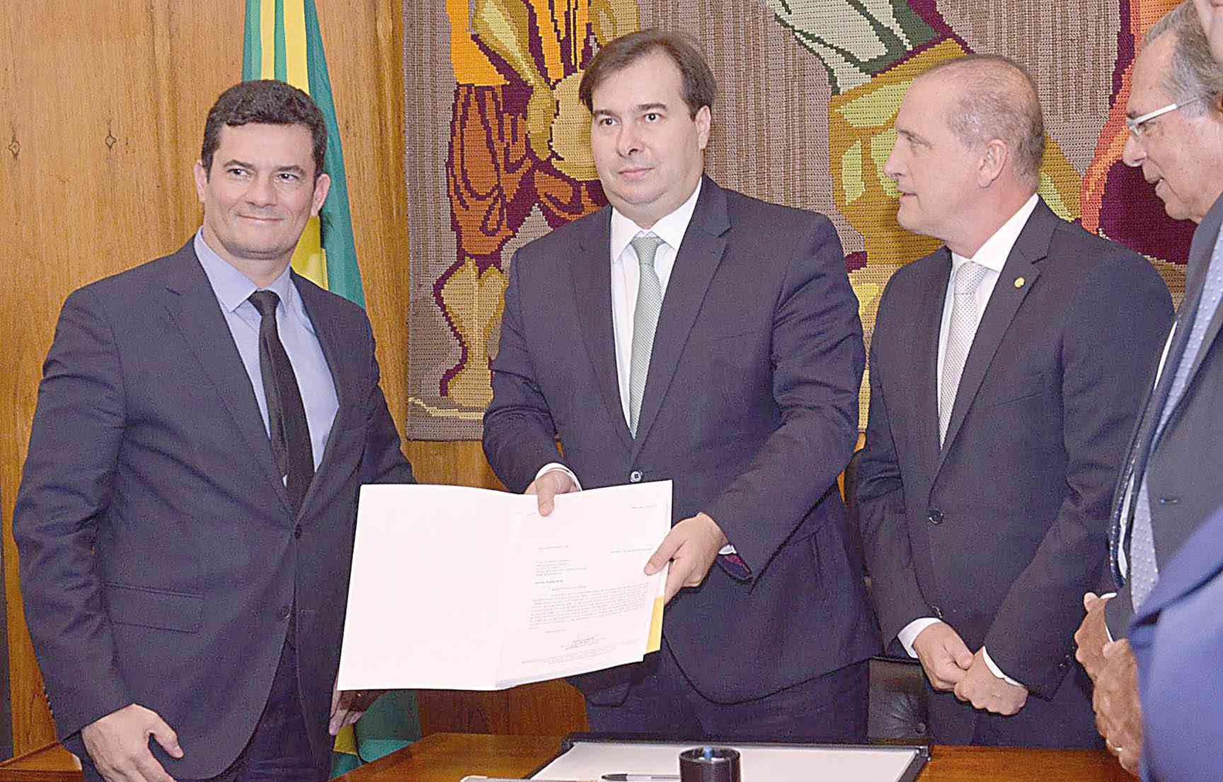 Pacote anticrime chega fatiado ao Congresso Nacional