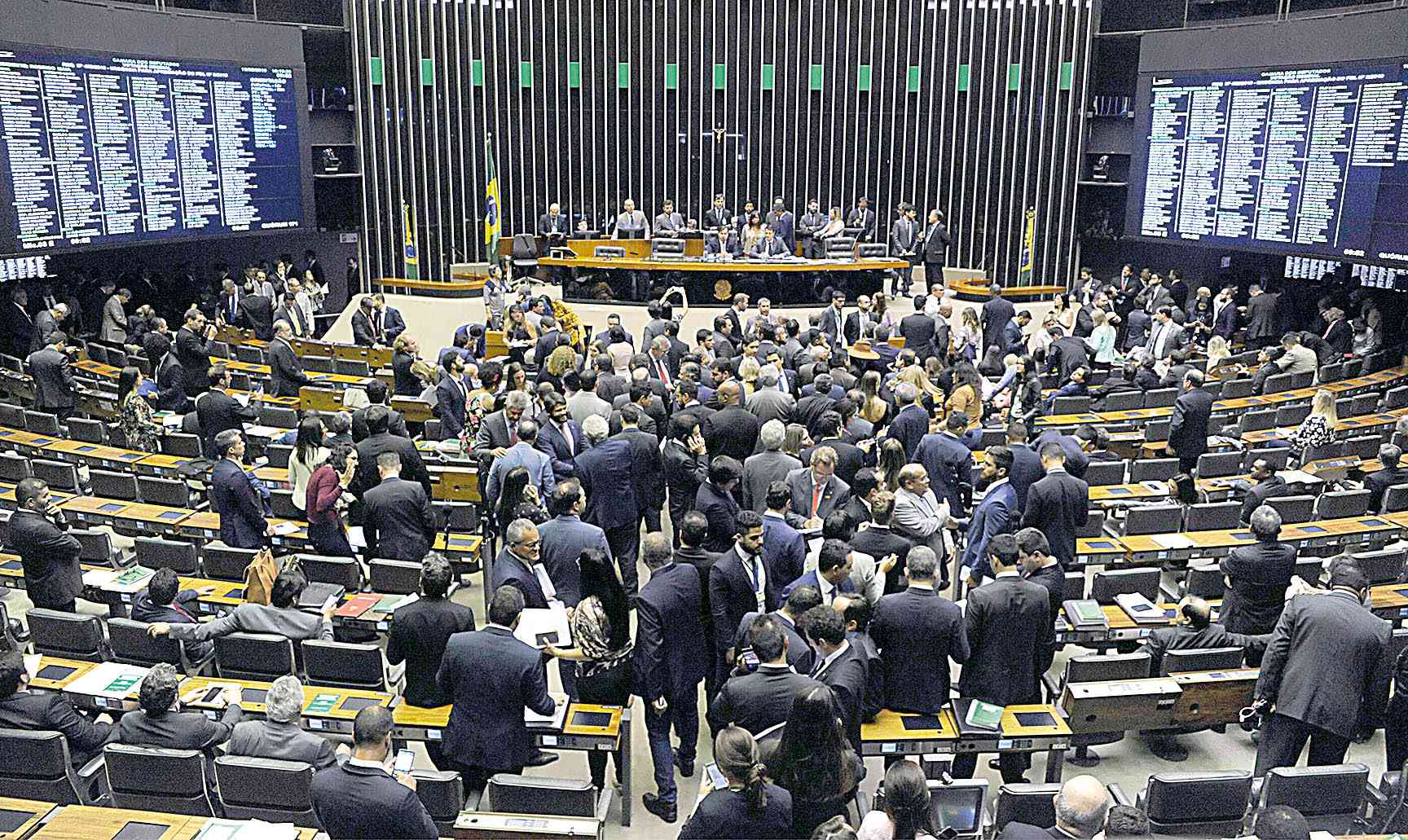 Câmara barra decreto sobre sigilo de documentos