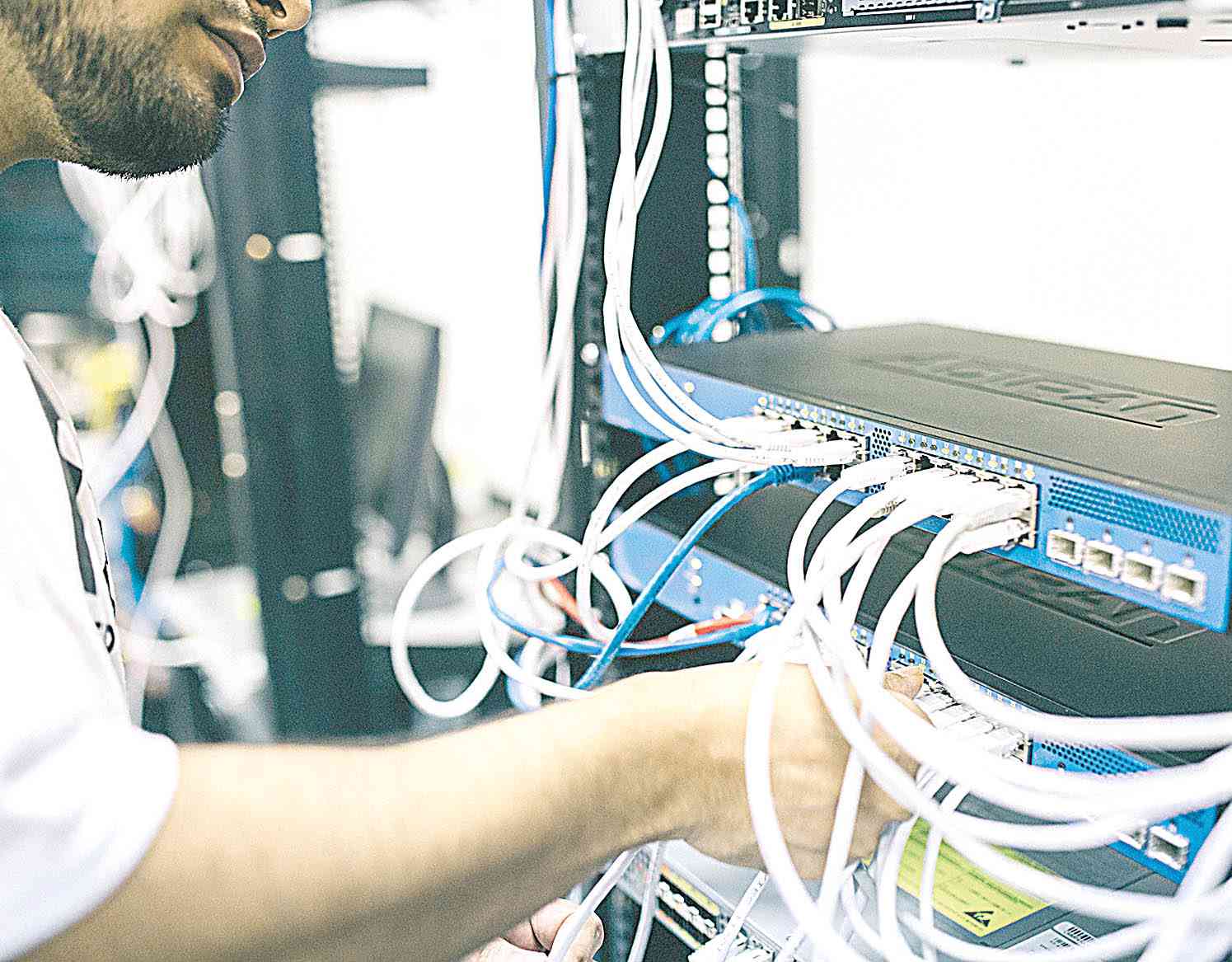 Cemig testa fibra óptica em linhas de transmissão