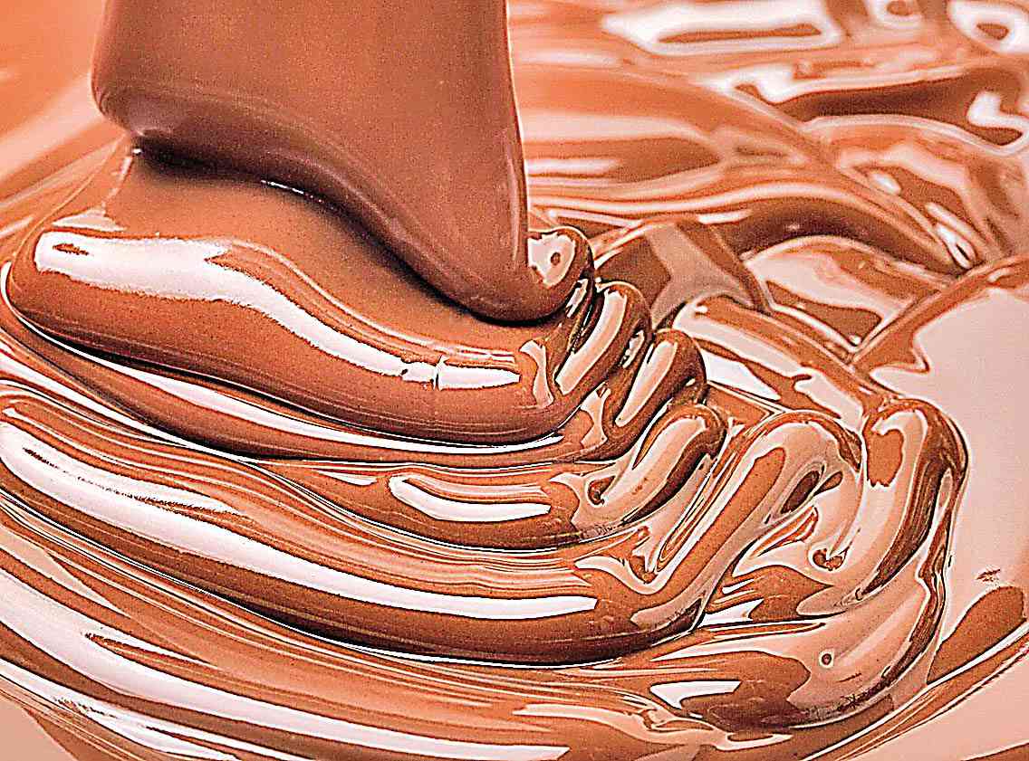 Empresária vende mais de 16 toneladas de chocolate por mês pelo whatsapp