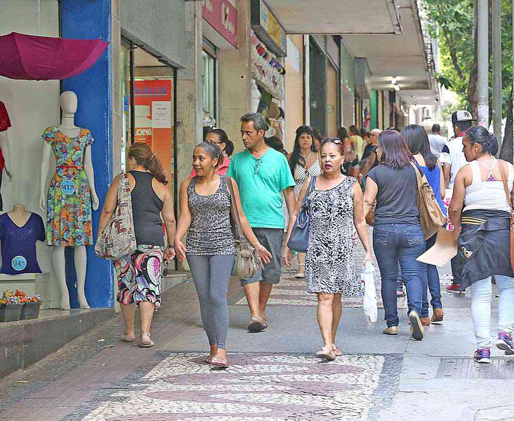 Mesmo com páscoa, mineiro deve consumir menos em abril