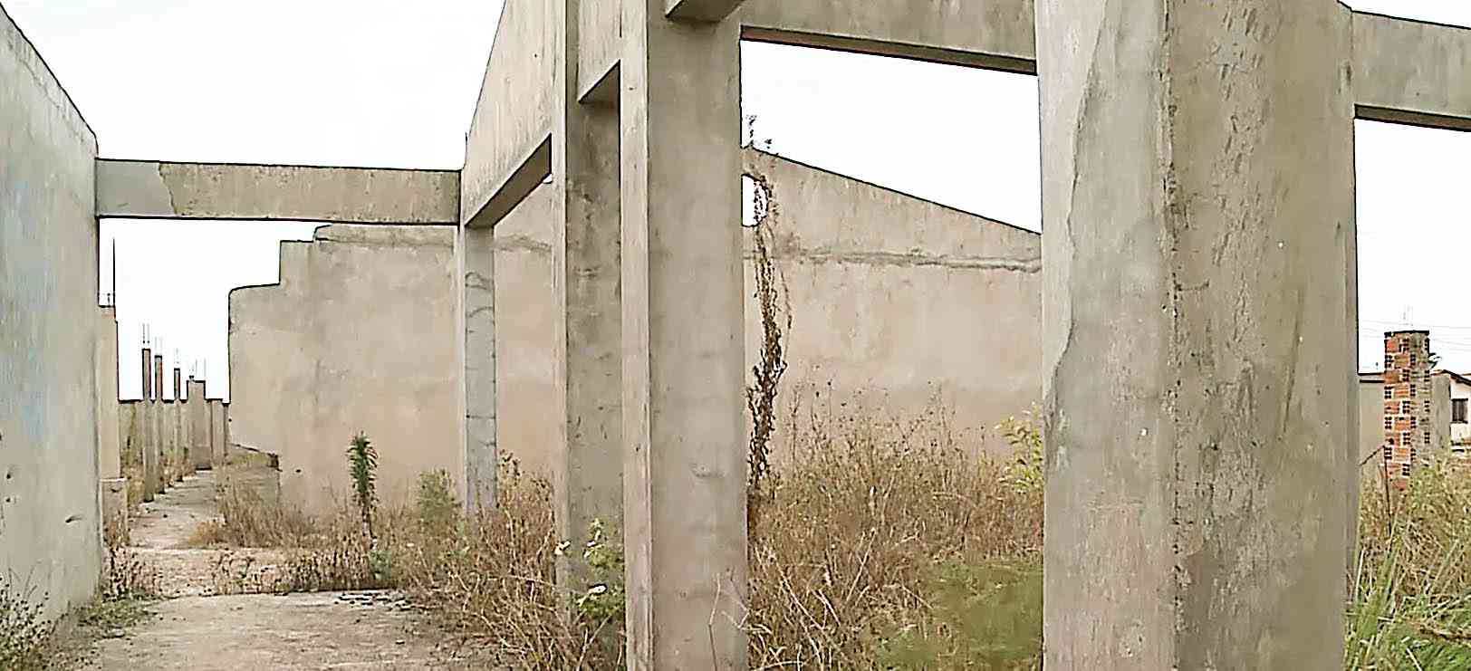 Hora de destravar as obras inacabadas