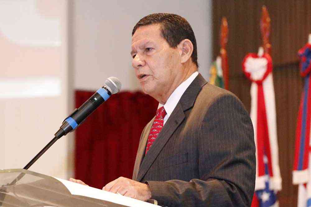 Governo pode oferecer cargos, diz Mourão