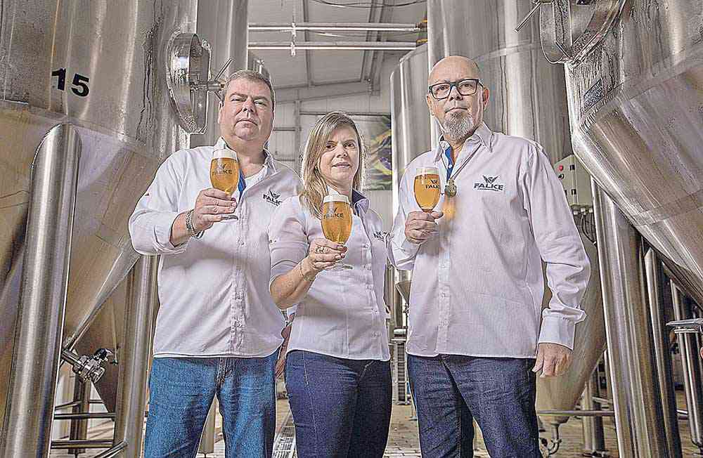 Falke Bier completa 15 anos com novidade