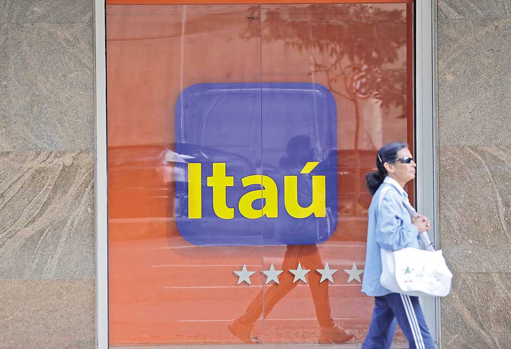 Cade determina fim de exigência a Itaú