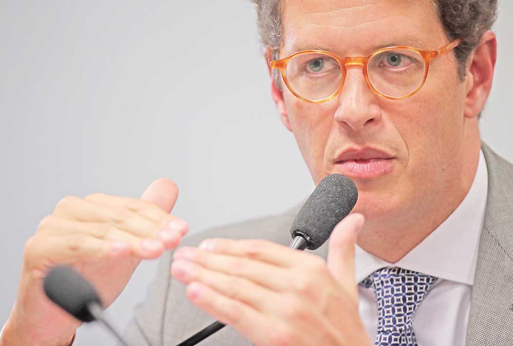 Ex-ministros criticam desmonte de defesa ambiental