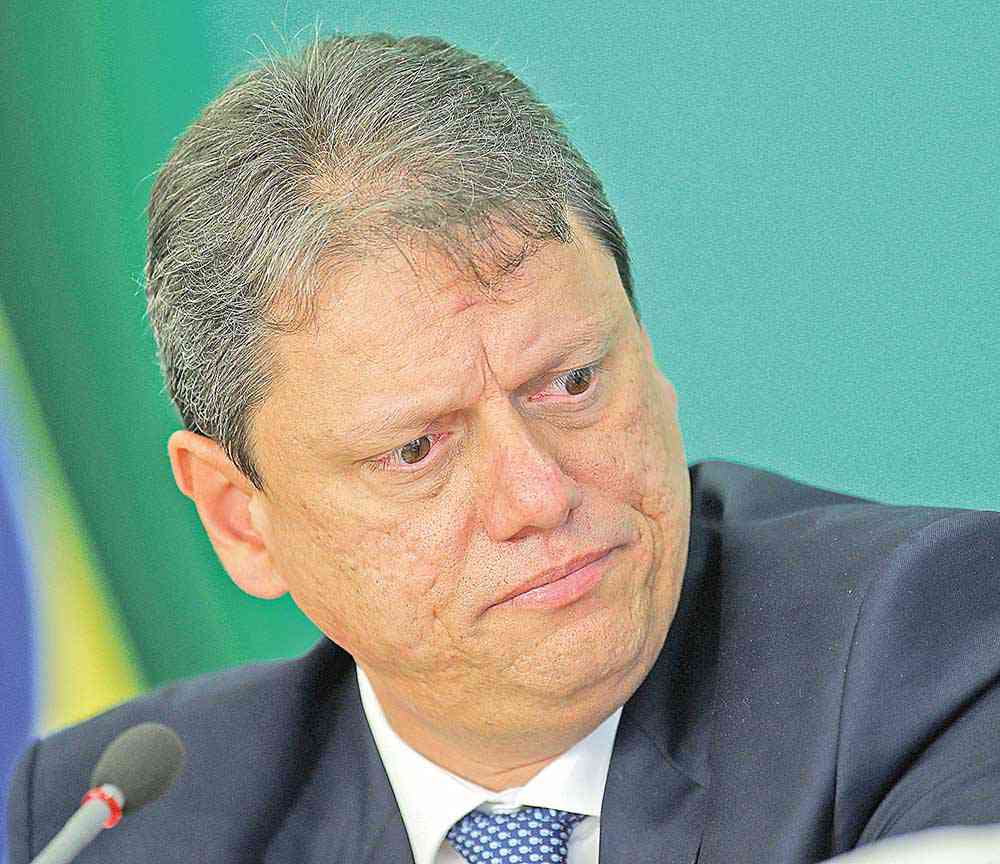 Governo estima a entrada de até quatro aéreas estrangeiras
