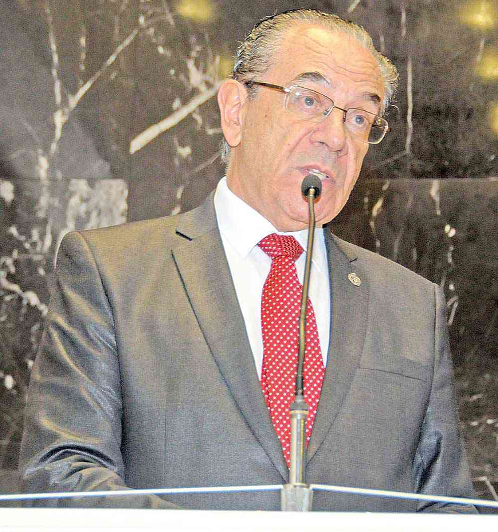 TCEMG aprova contas de Pimentel com ressalvas