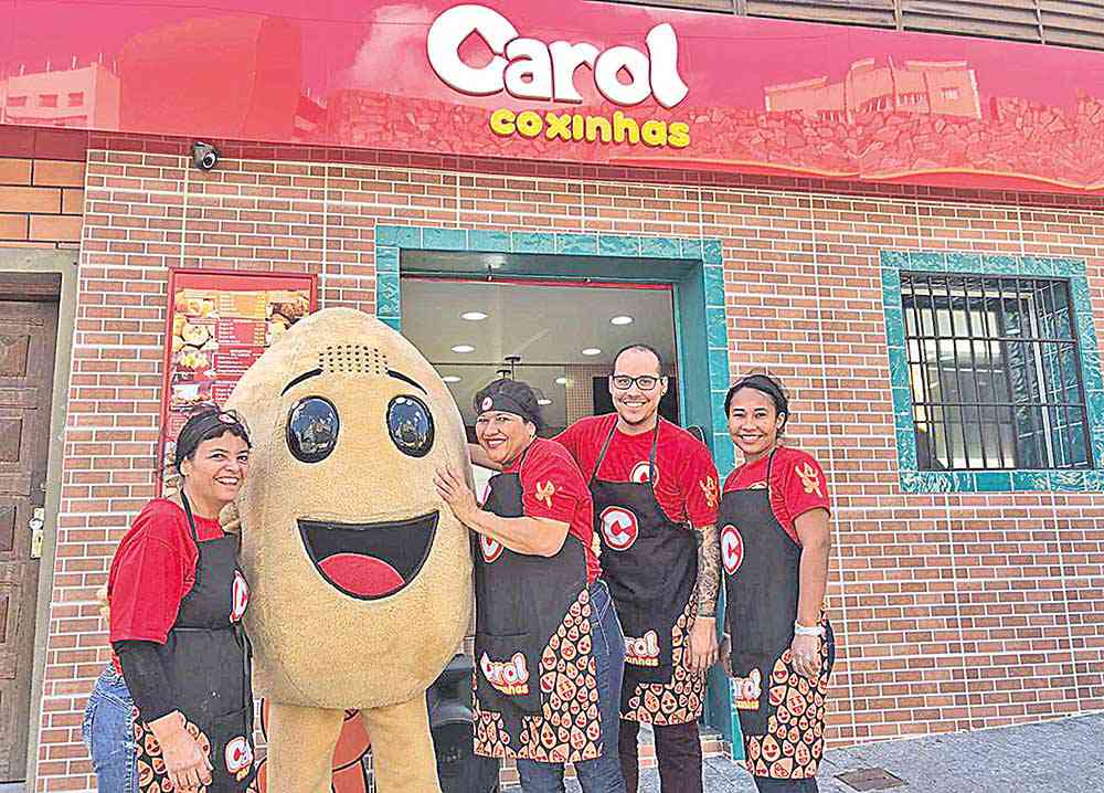 Carol Coxinhas desembarca no Caiçara, região Noroeste da Capital
