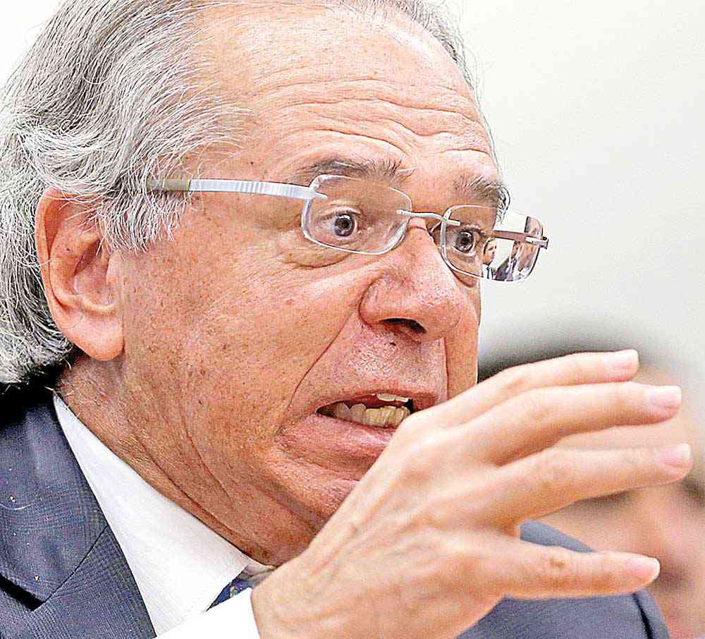 Paulo Guedes avalia Imposto único sobre pagamentos