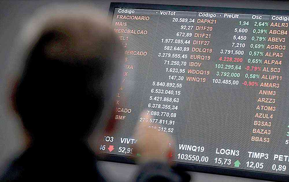 Bolsa renova recorde e supera os 122 mil pontos