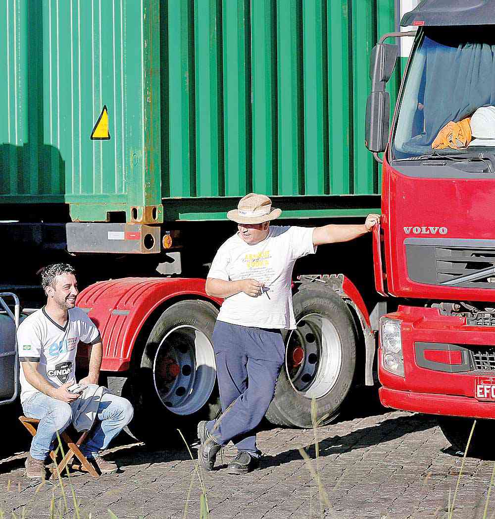 Governo prevê acordo com caminhoneiros na próxima semana