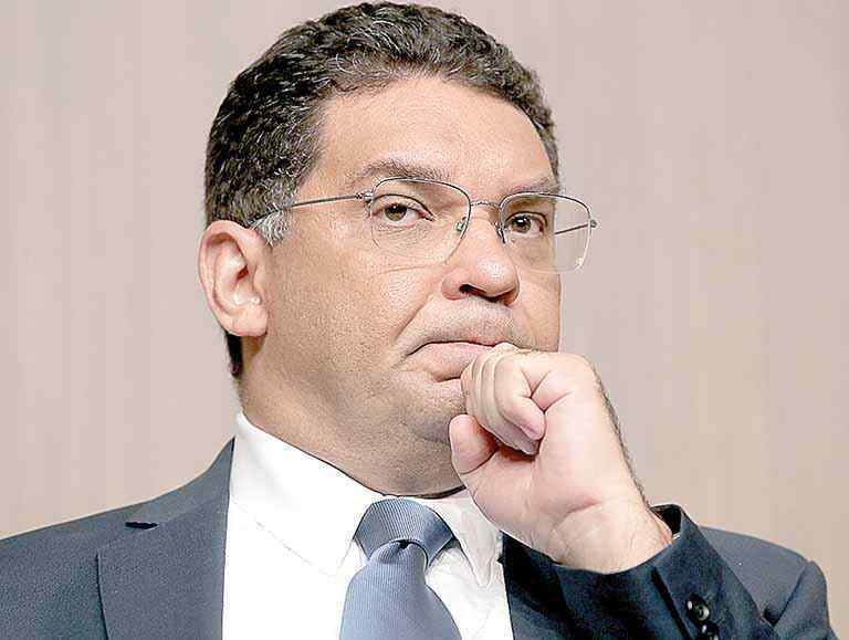 Tesouro avalia securitização de recebíveis de entes