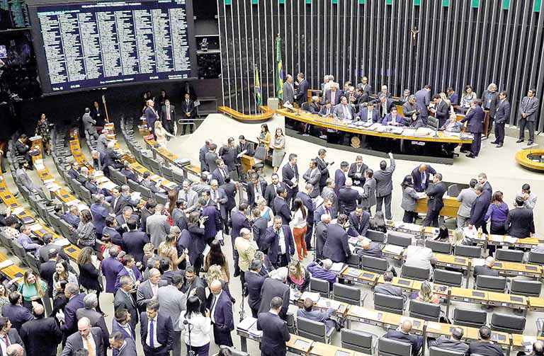 Reformas são motivo de discórdia no Congresso