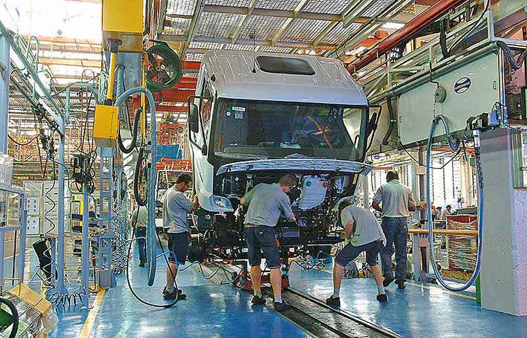 Mercedes prevê investimento de R$ 1,4 bilhão em Minas e São Bernardo do Campo