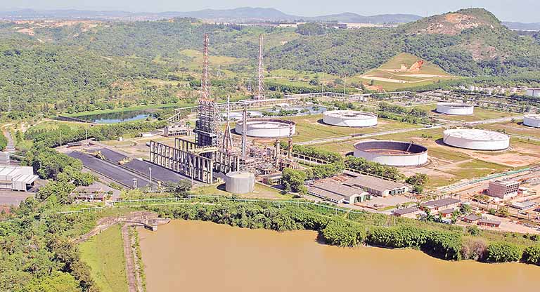 Petrobras inicia processo de venda da Regap