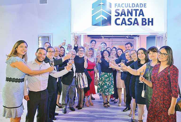 Faculdade Santa Casa BH abre suas portas com festa