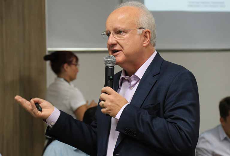 Secretário de Desenvolvimento Econômico pede desligamento do cargo