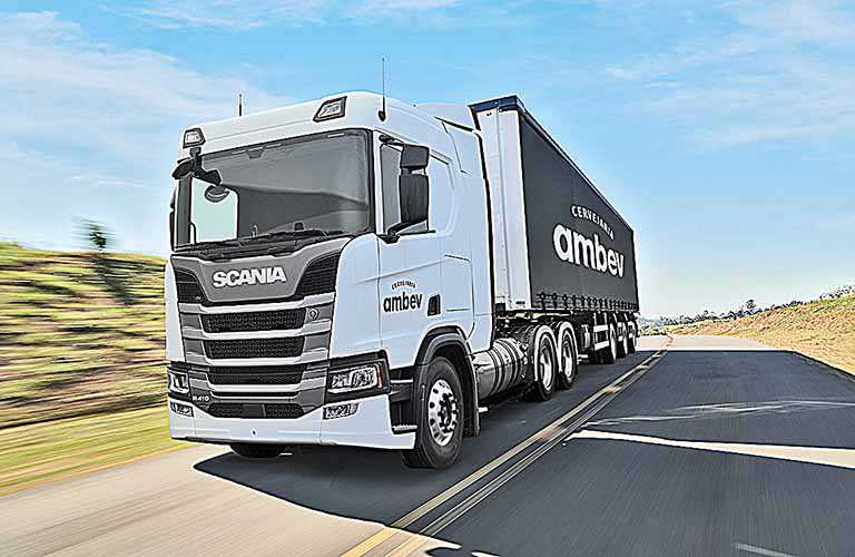 Ambev e Scania apresentam primeiros caminhões 100% movidos a gás liquefeito