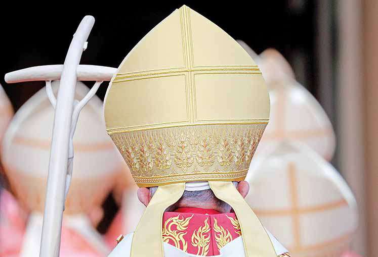 Jovens precisam preservar suas raízes, alerta o papa