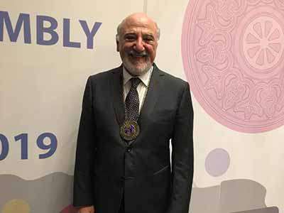 Brasileiro toma posse como presidente da Associação Médica Mundial