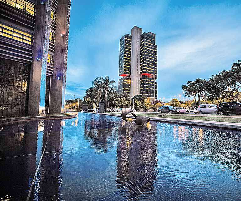 Juros do cheque especial não poderão superar 8% ao mês