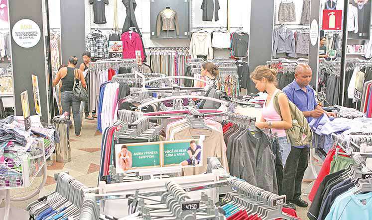 Consumo das famílias acelera PIB no 2º semestre