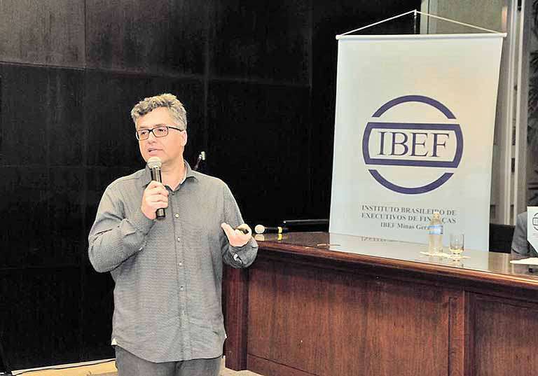 Encontro de Finanças recebe Roberto Santoro