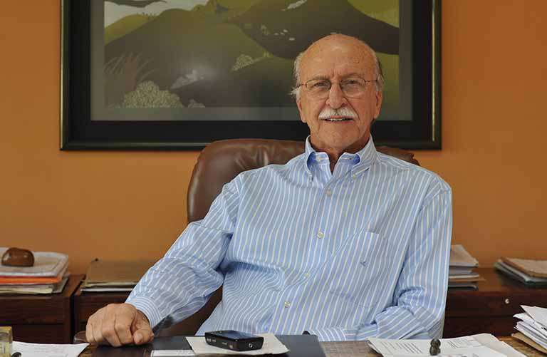 Prêmio da ADCE Minas homenageia José Guido Figueiredo Neves