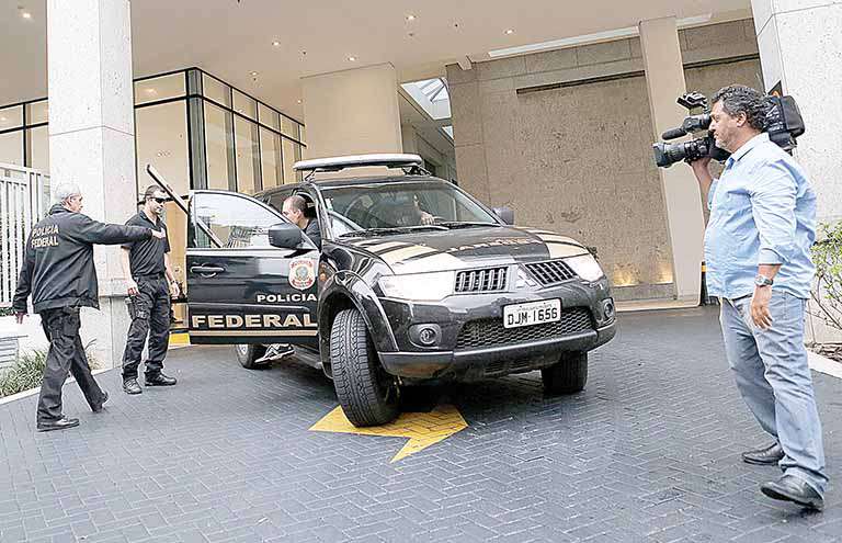 Operação Lava Jato apura pagamento de propinas