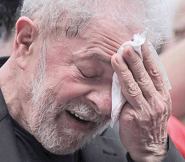 TRF-4 eleva pena de Lula para 17 anos
