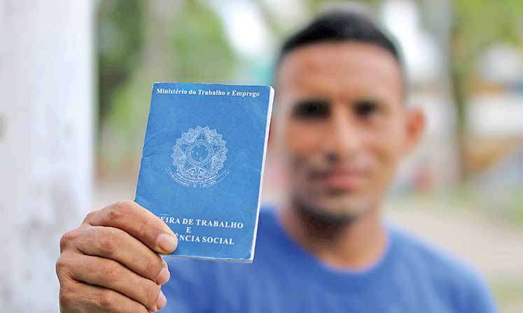 Reinserção no mercado de trabalho ainda é tarefa árdua no Brasil