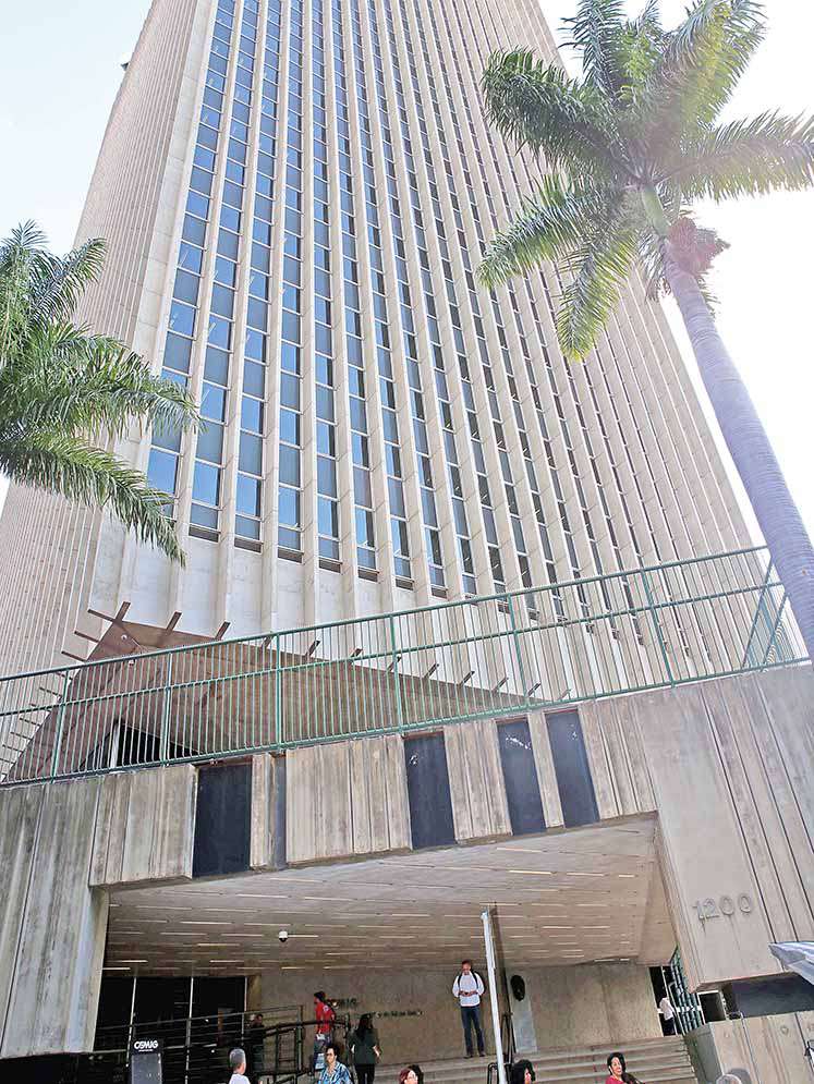 Decreto para desestatizar empresas mineiras
