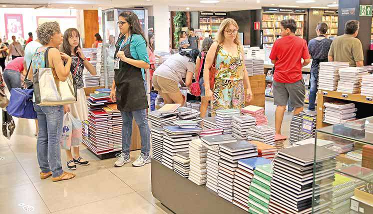 Com geração de 11.198 postos de trabalho formais em novembro, o comércio foi o setor que liderou a abertura de empregos em Minas  -
CRÉDITO:ALISSON J. SILVA