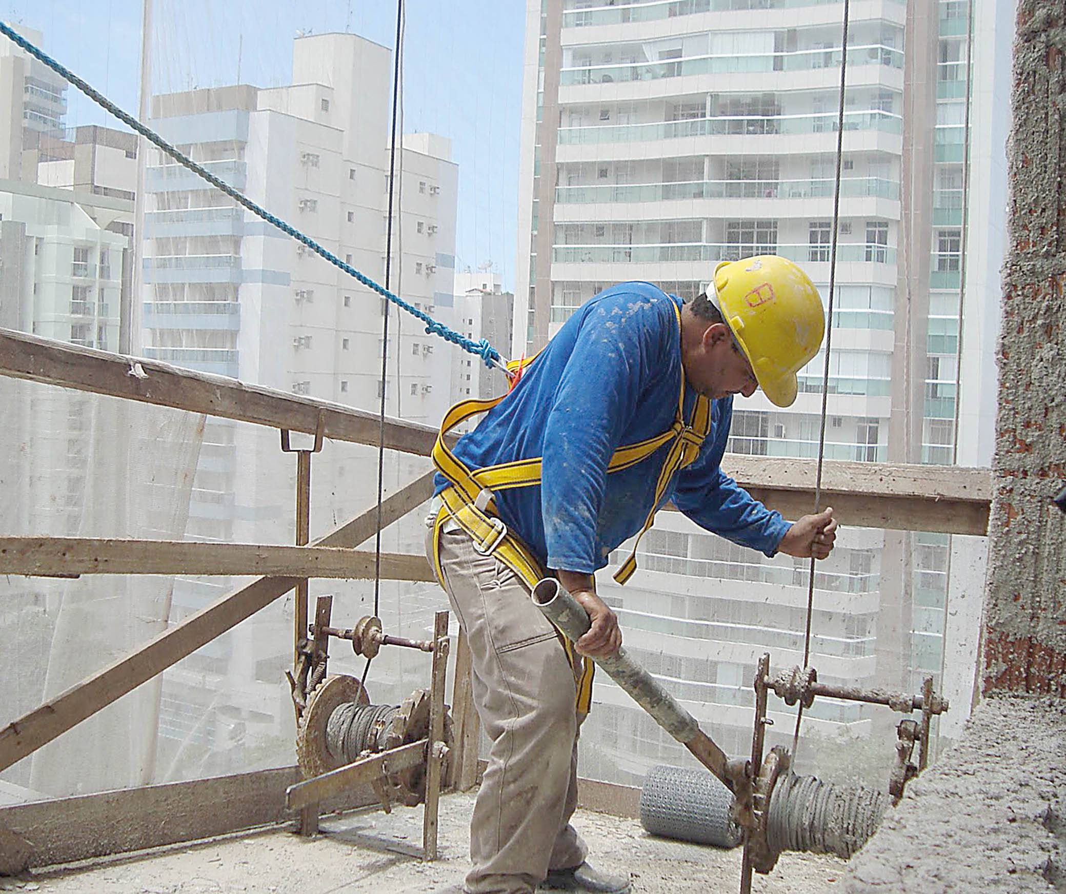 Com custos em alta, oferta de novos imóveis recua no Brasil, aponta a Cbic