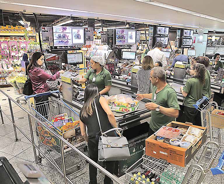 Com FGTS, melhora no emprego e Black Friday, as vendas cresceram 9,76% em novembro -
CREDITO:ALISSON J. SILVA