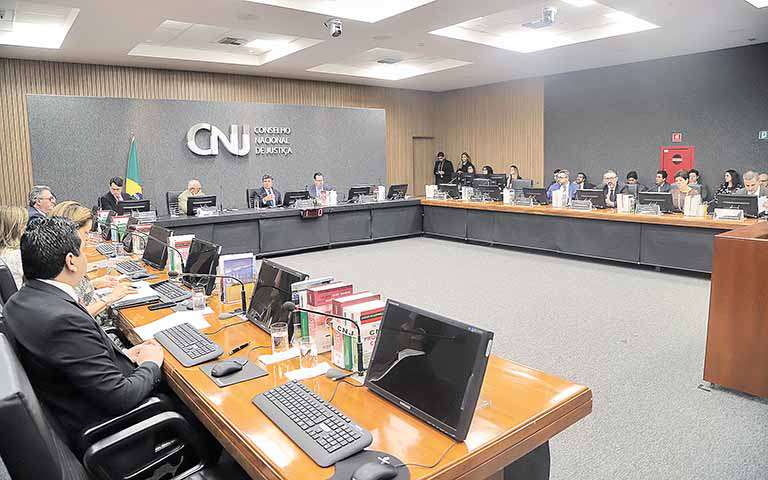 Adoção do juiz de garantia pode ser adiada