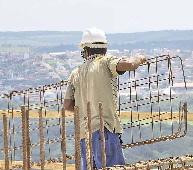 Construção civil em Minas mantém ritmo em meio à pandemia