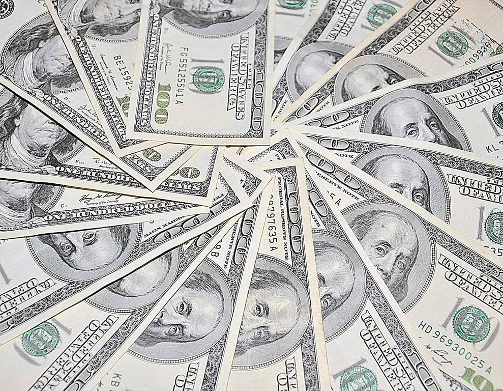 Dólar fecha  a R$ 4,35 e atinge novo recorde