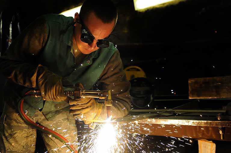 Indústria tem queda  no faturamento em 2019, aponta a CNI