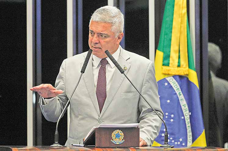 Grupo de senadores faz abaixo-assinado por prisão em 2ª instância