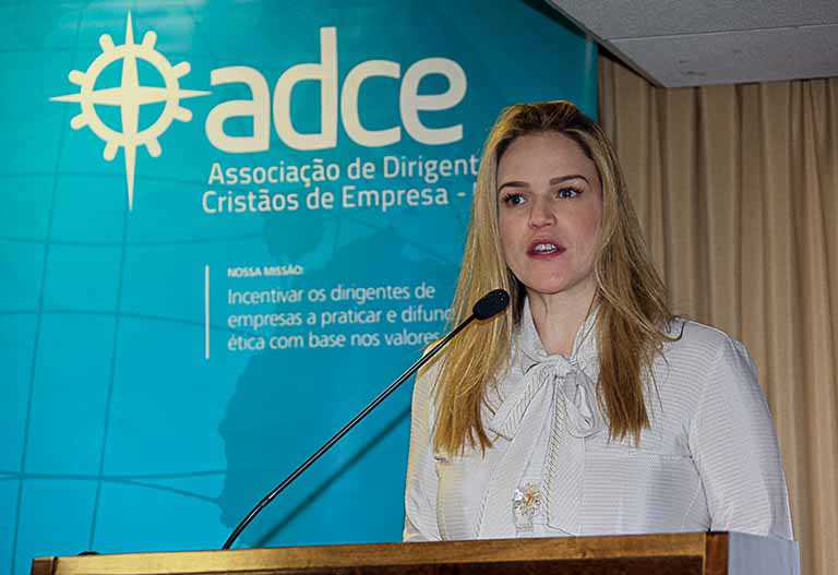 Maria Flávia Cardoso Máximo é a nova presidente da ADCE-MG
