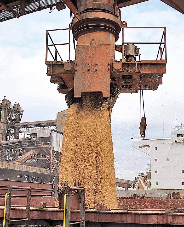 Embarques de soja e minério em baixa