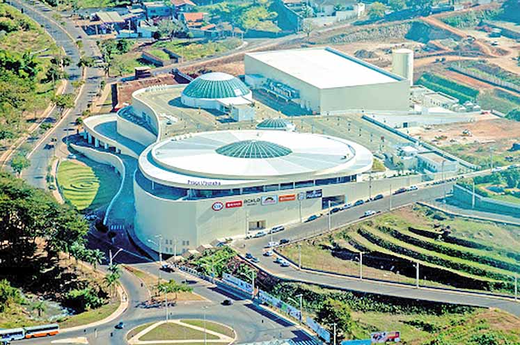 Praça Uberaba fortalece área de serviços e inaugura operações educacionais