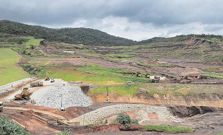 Vale inicia depósito de rejeitos na cava da mina em Brumadinho