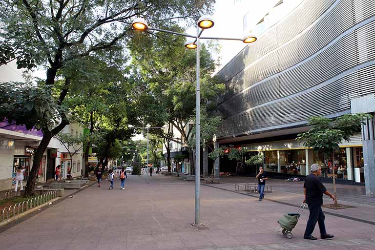 Paralisação das atividades empresariais e factum principis