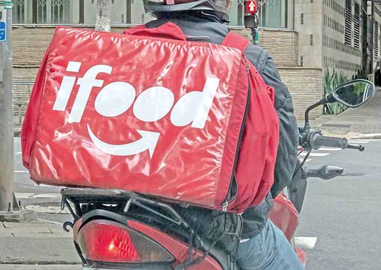 Mesmo abertas, padarias reforçam delivery