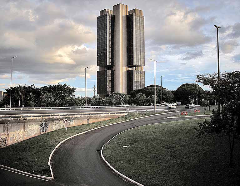 Empresas puxam avanço do estoque de crédito do País em março
